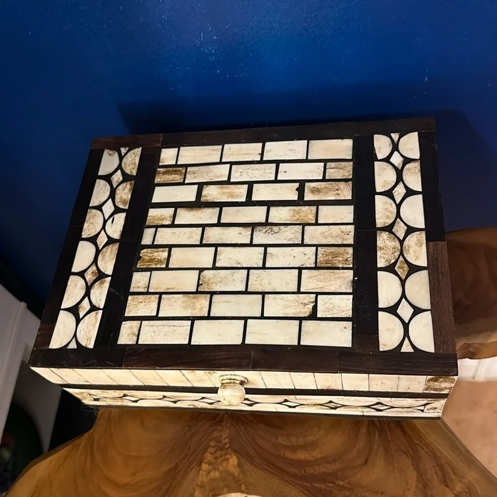 NWOT Home Decoration Wood Bone Inlay Elegant Black & Cream Storage Jewelry Box